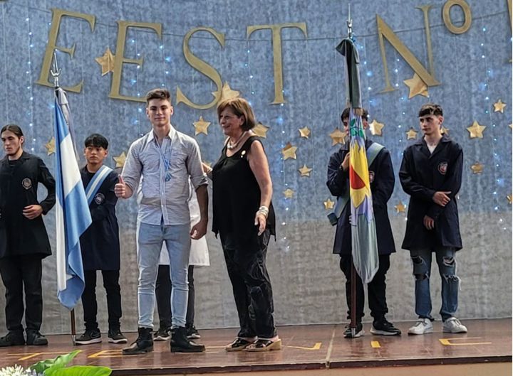 El Rotary distinguió a estudiantes de Escobar