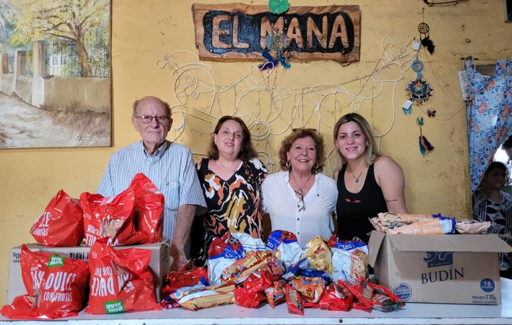 El Comedor El Maná recibió la visita del Rotary de Escobar