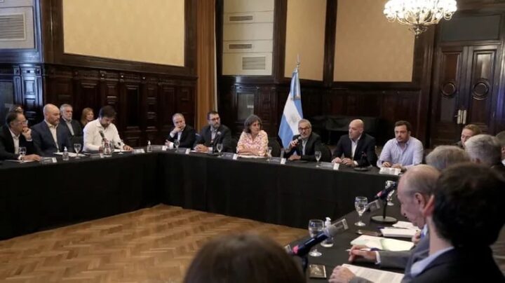 El Gobierno redujo 60% la planta del Ministerio de Salud y denunció irregularidades de la anterior gestión