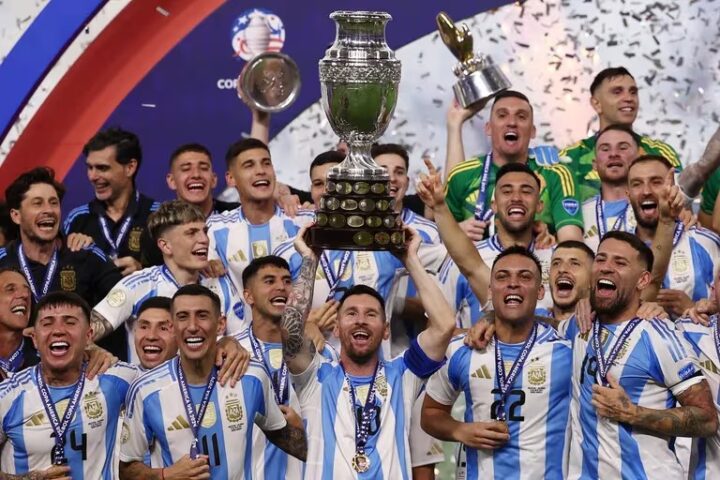 La Scaloneta vuelve al país tras consagrarse bicampeón de la Copa América