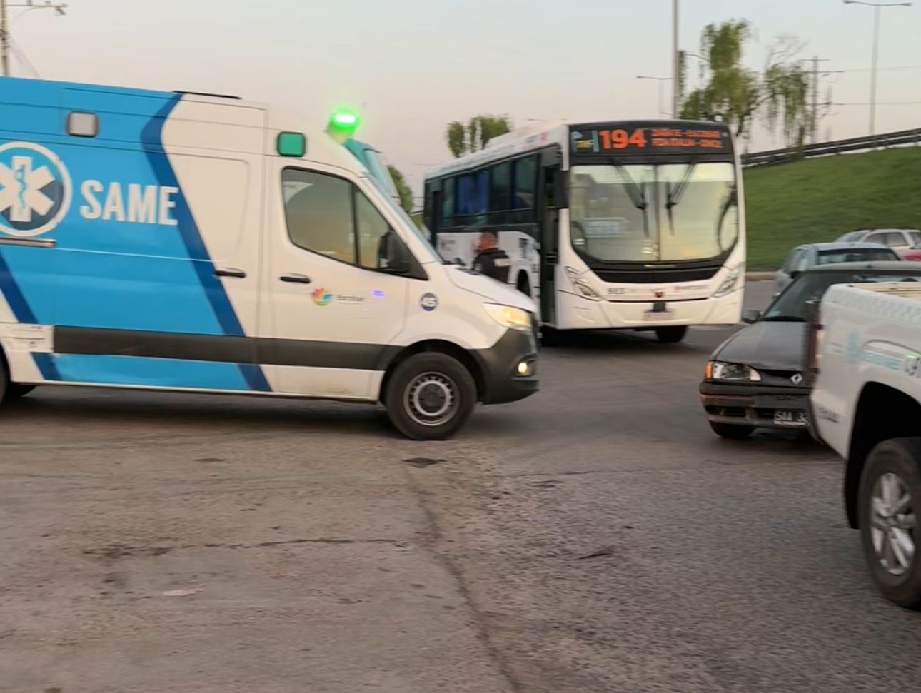 Defensa Civil, Bomberos Voluntarios y SAME atendieron a 20 heridos por un choque entre un micro y un colectivo