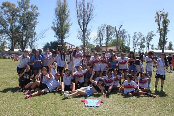 Sexta del Deportivo Armenio, campeonas y ascenso