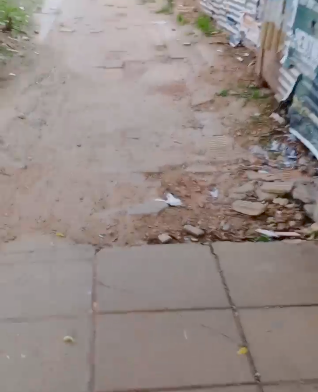 Veredas en mal estado: una deuda pendiente en el centro de Belén de Escobar