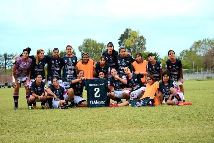 Las chicas del Tricolor volvieron al triunfo con su gente