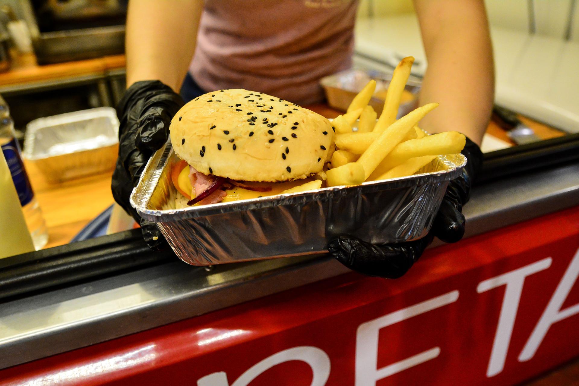 Escobar celebra la Noche de las Hamburguesas con distintas promociones