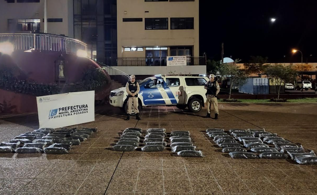 Prefectura incautó más de 74 kilos de marihuana en Misiones: el cargamento supera los $200 millones