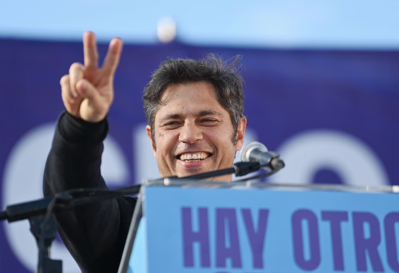 Kicillof lanzó su espacio “Derecho al Futuro” con duras críticas a Milei y un mensaje claro hacia la interna peronista