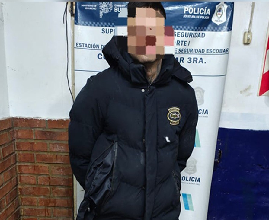 Operativo de la Policía Municipal y el Comando de Patrullas para detener al autor de cuatro robos de autos