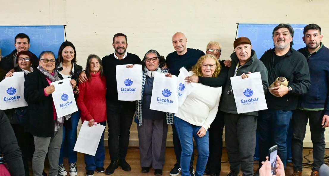 El Municipio entregó más de 100 anteojos a jubilados del distrito