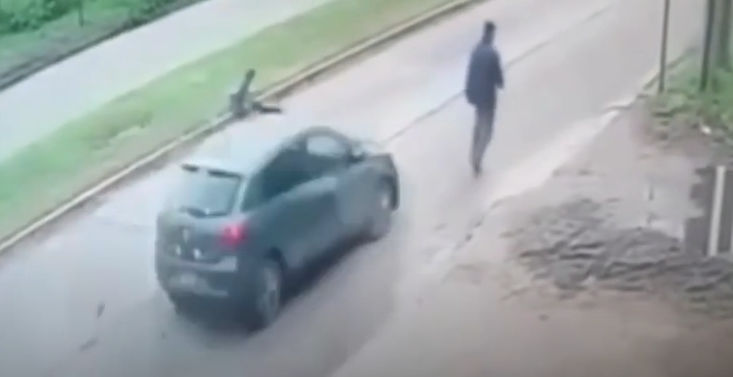 La Plata: un automovilista atropelló a dos personas y se fugó sin asistirlas