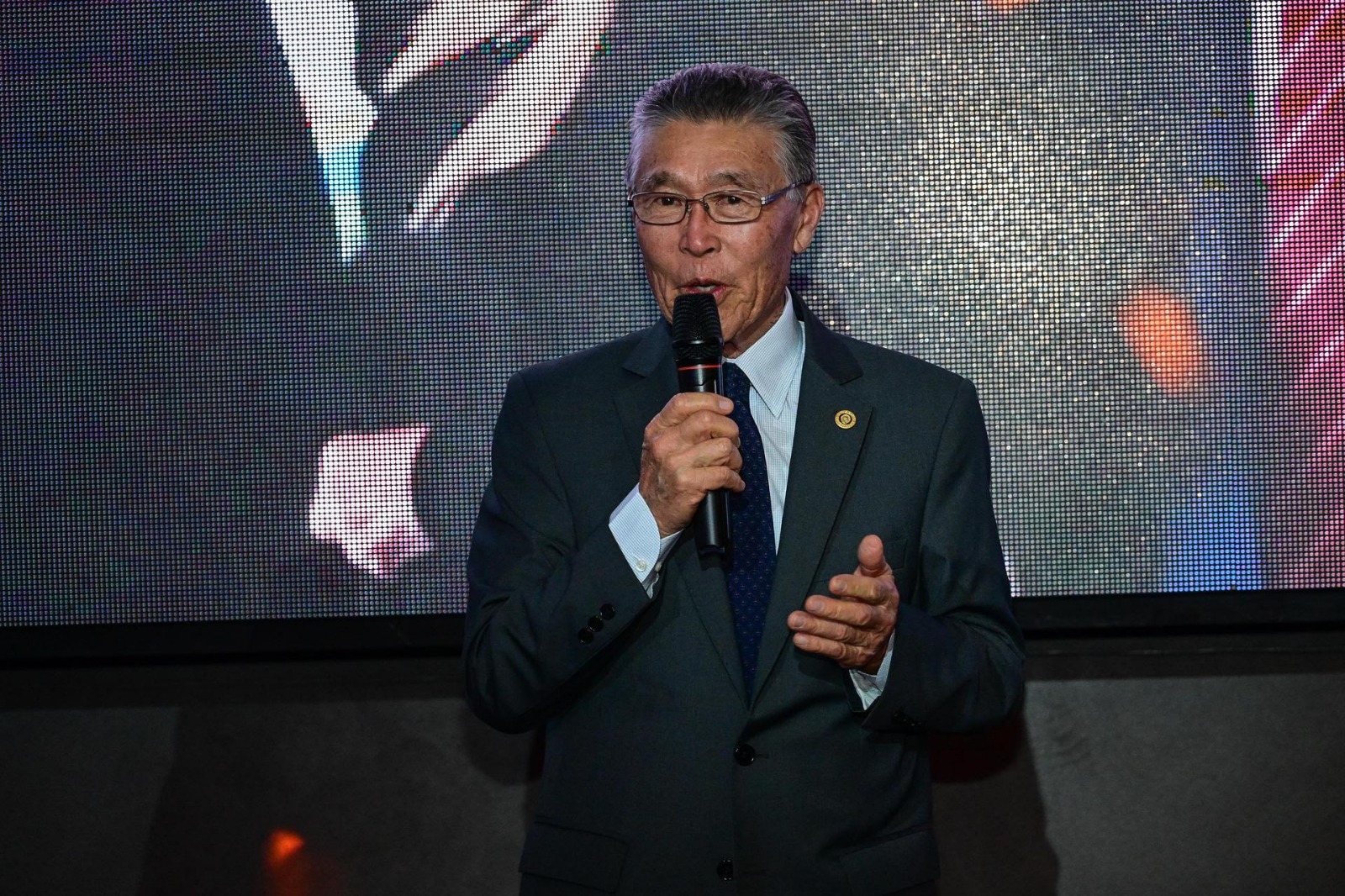 “Mi deseo es que vuelva la costumbre de regalar flores”