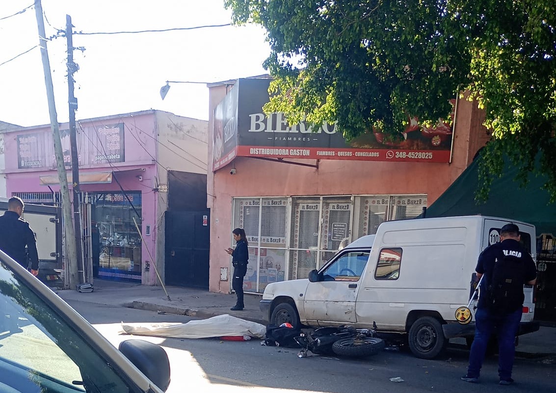 Chocó con un camión y murió: tenía 23 años