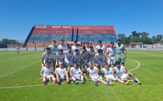 Los chicos de Armenio vencieron a Fénix y están en la fase final