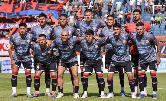 En la última jugada, Armenio cayó y perdió la punta