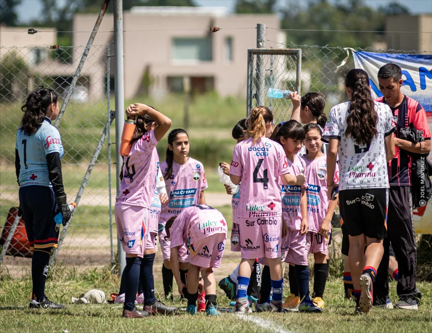 Armenio busca jugadoras para Primera y Reserva