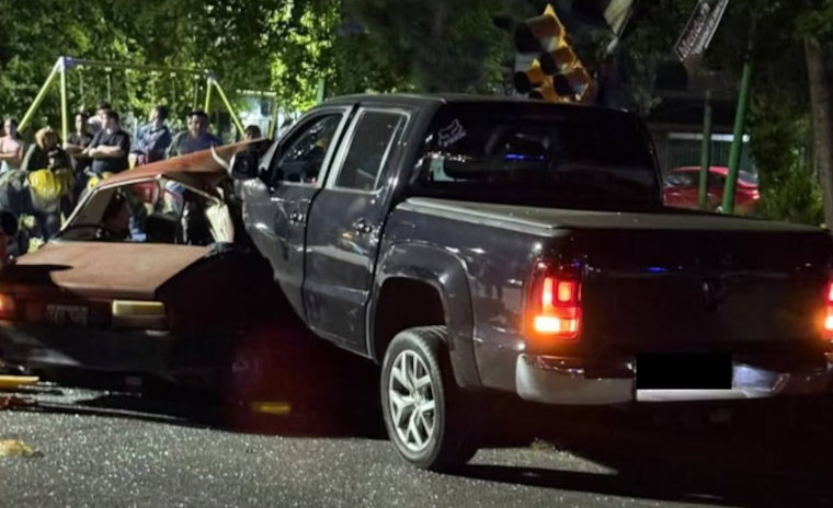 Tragedia en José C. Paz: un matrimonio murió tras ser embestido por una camioneta a alta velocidad y tres niños quedaron huérfanos