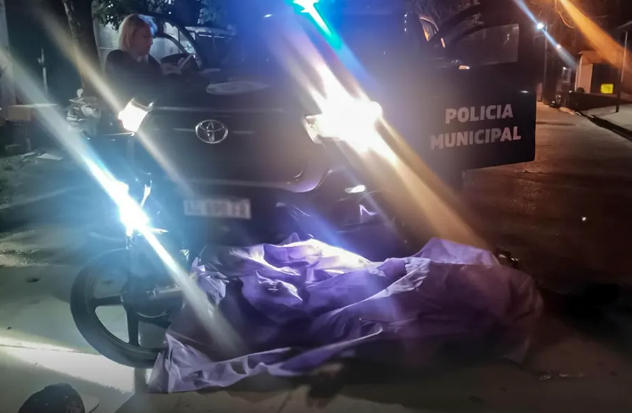 Un motociclista de 25 años murió tras un violento choque en La Chechela