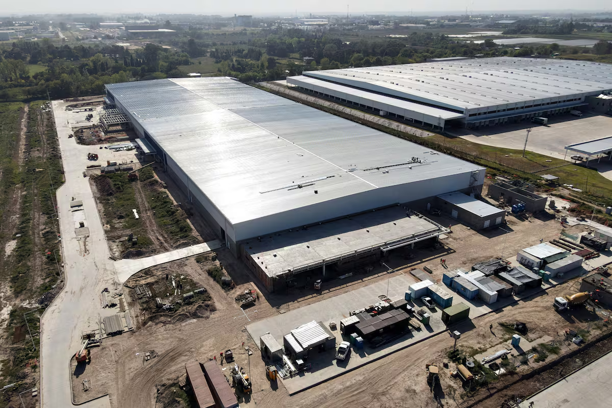 Whirlpool baja la persiana en Pilar: un proyecto industrial que prometía exportar al mundo y terminó en cierre en solo tres años