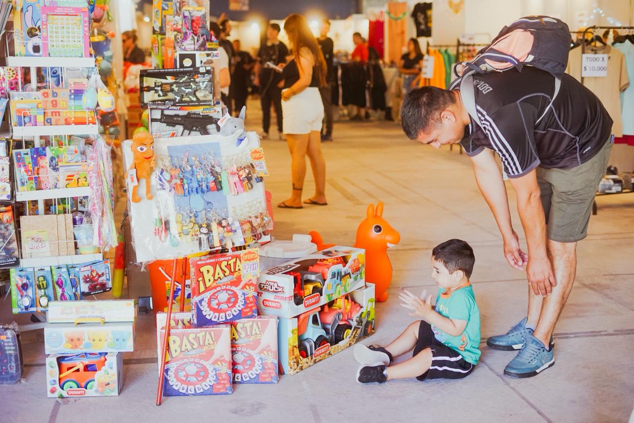 Abrió el Mercado de Oportunidades Navideño