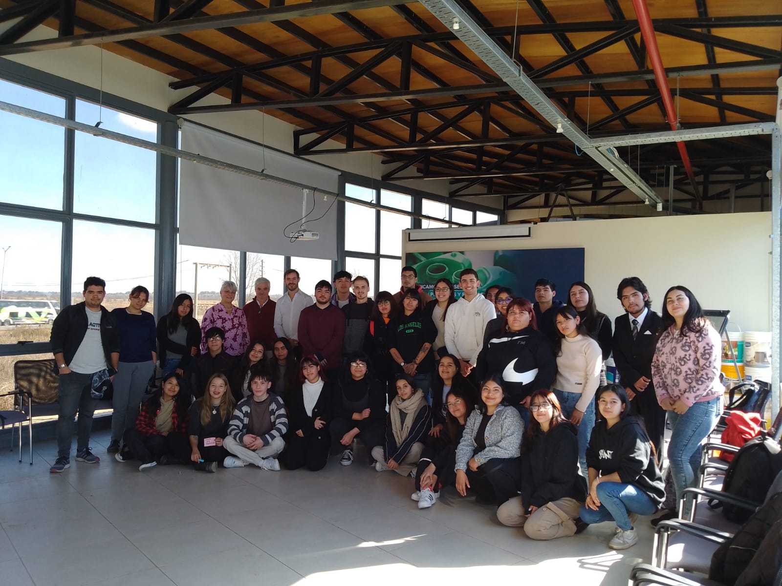 Fundación EMPUJAR abrió la inscripción al programa TU EMPLEO con 50 becas gratuitas para jóvenes de Escobar