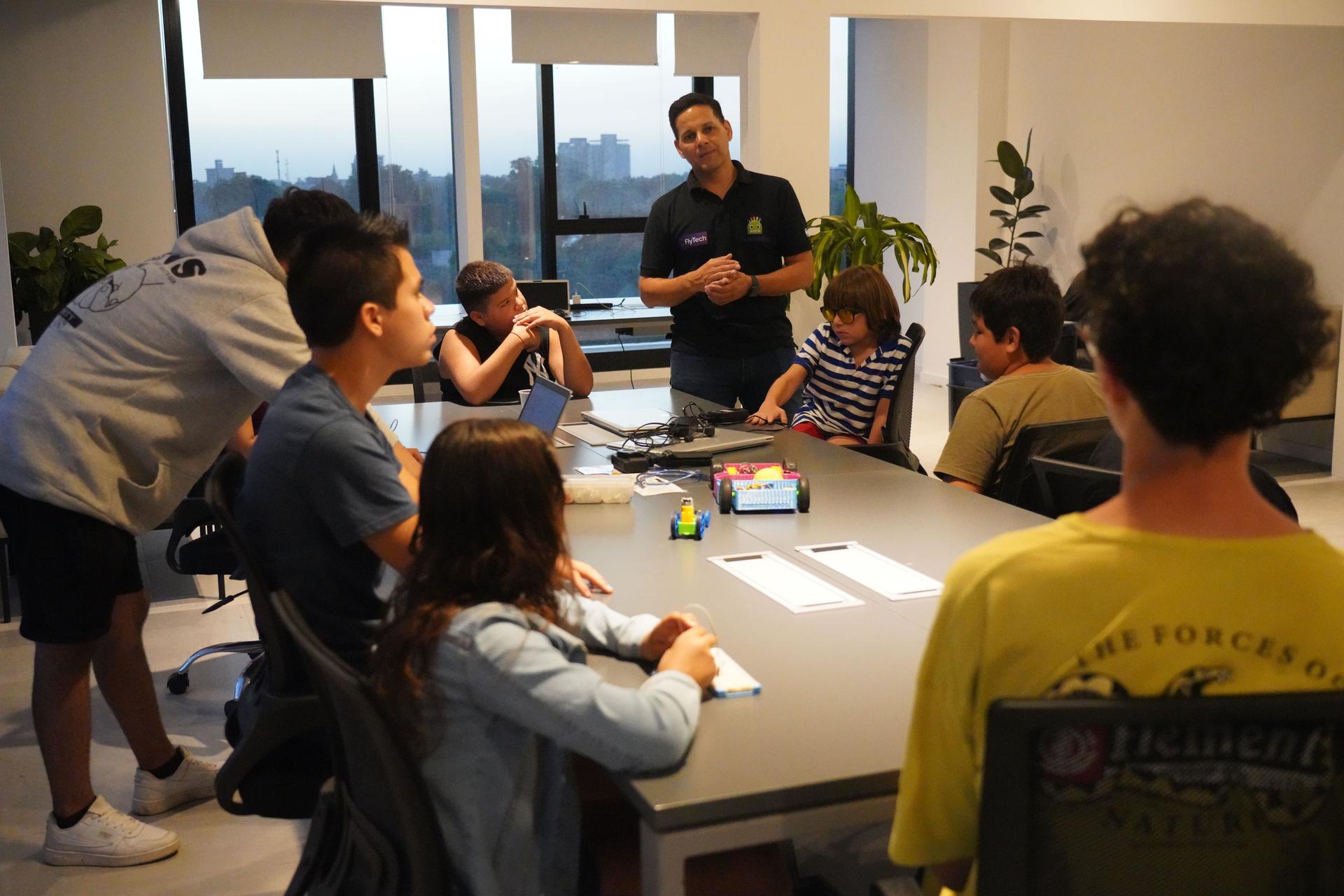 Inició el Taller de Verano del Club Municipal de Robótica