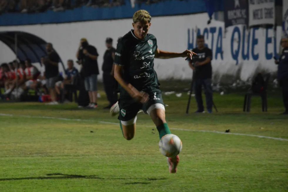 Ferro de General Pico, el gigante que enfrentó a Boca y ahora se cruza con Atlético Escobar en la final por el ascenso