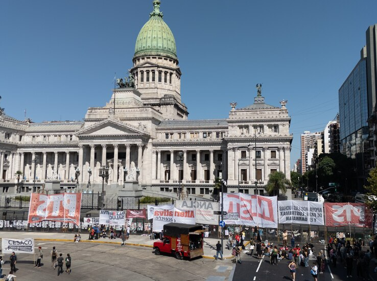 El Congreso bajo asedio: entre el blindaje de seguridad y el clamor contra la Reforma Laboral