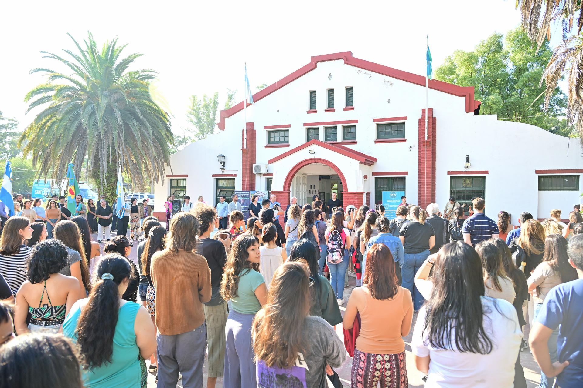 Arrancaron los profesorados en el Instituto Superior Municipal “Luis Alberto Spinetta”