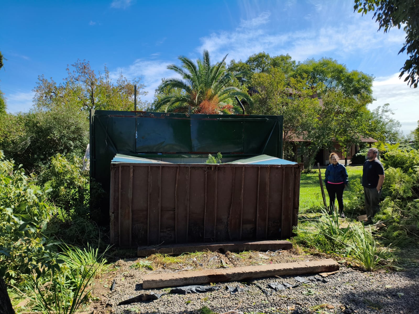 Temporal en Escobar: una canillita encontró su puesto destruido y pide ayuda para poder trabajar