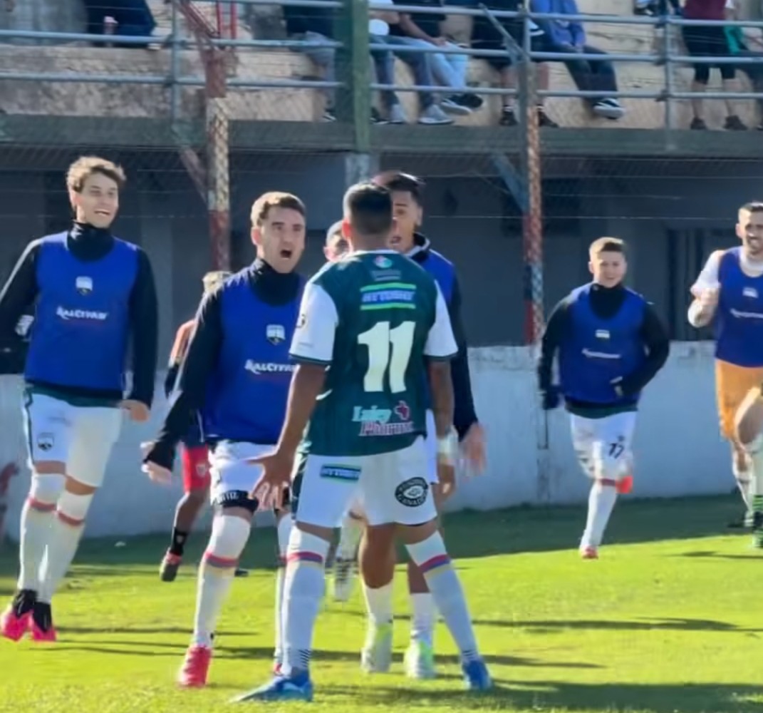 Armenio jugó mejor, volvió al triunfo y salió del fondo