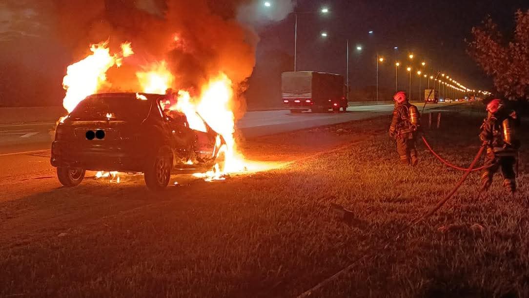 Fuego en la ruta: pérdidas totales