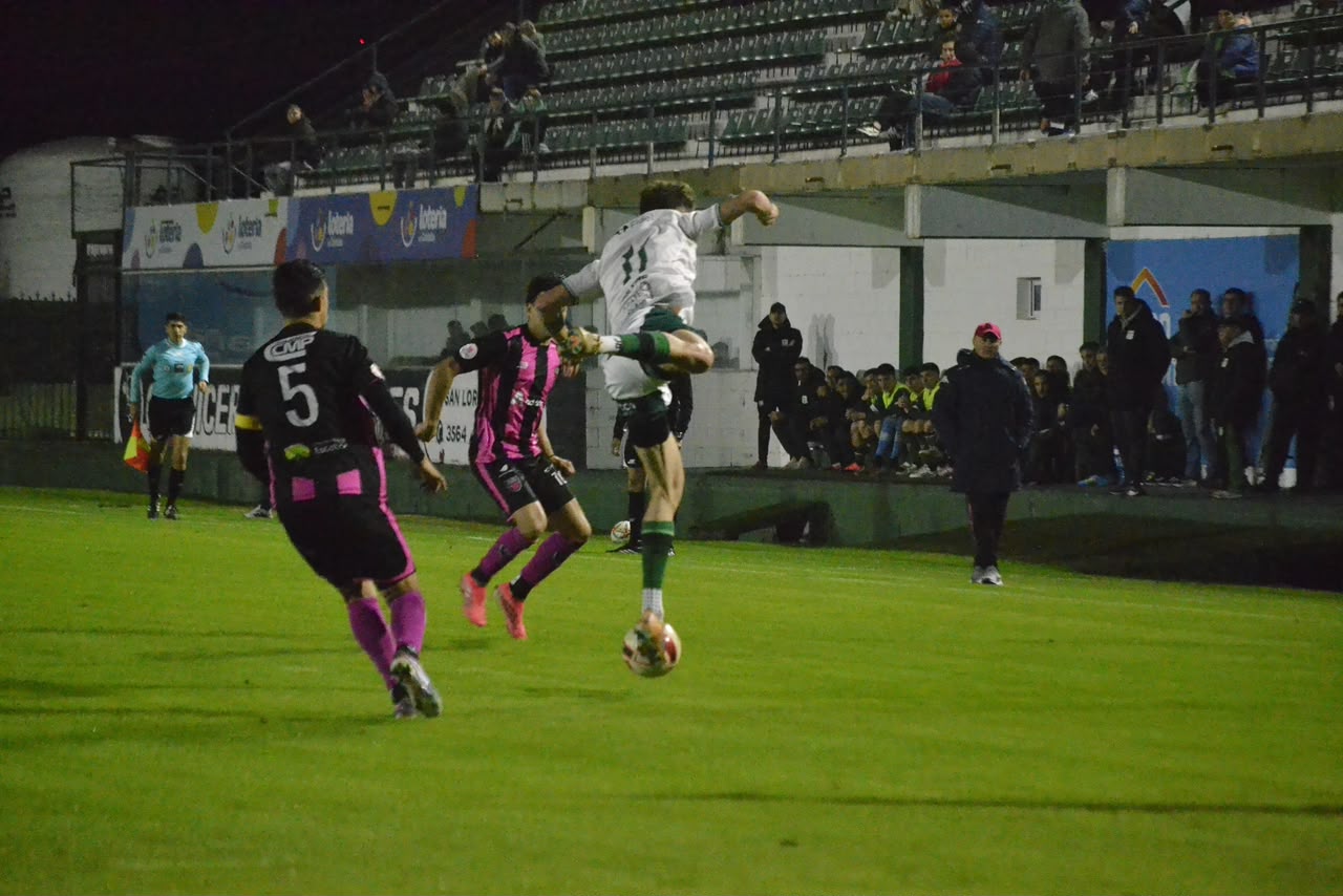 Gran remontada y valioso empate de Atlético Escobar en su visita a Sportivo Belgrano