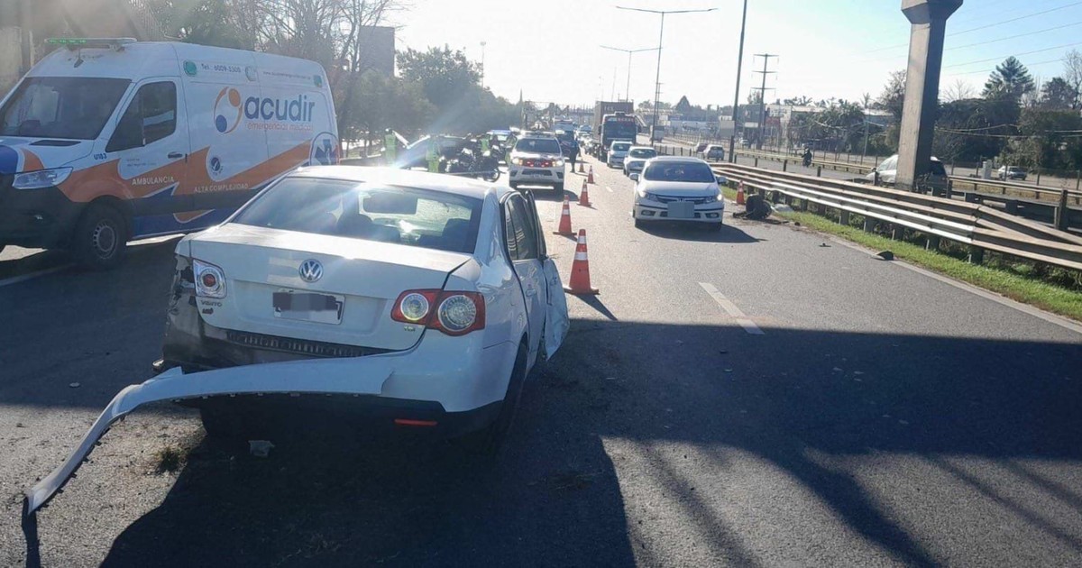 Insólito accidente en Panamericana: una camioneta hizo marcha atrás en plena autopista y fue embestida por un auto