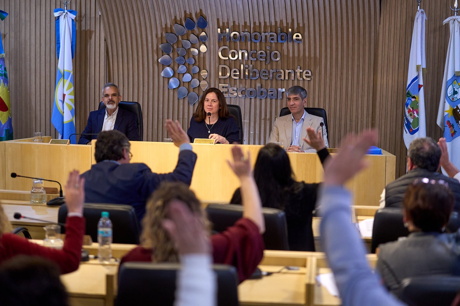 Los doctores Langone y Torrico Gamarra recibieron un reconocimiento
