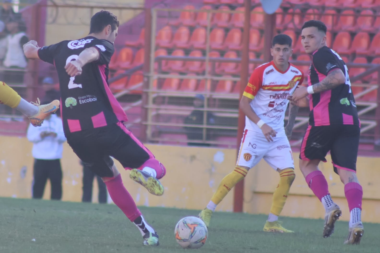 Atlético Escobar consiguió una victoria clave en su visita a Chaco