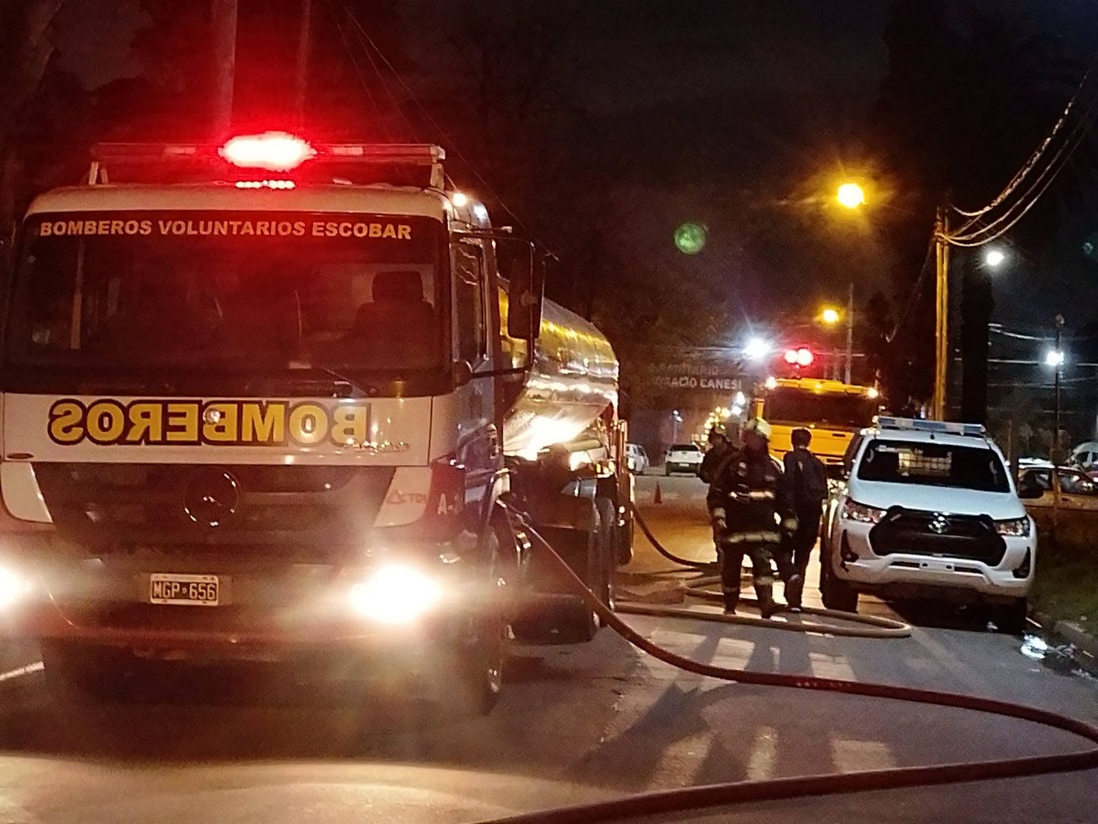 Incendio de grandes dimensiones en una vivienda de Matheu: no hubo heridos