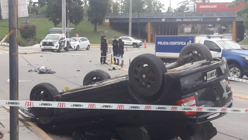 Un joven de Escobar murió en un vuelco en el ingreso a Maschwitz