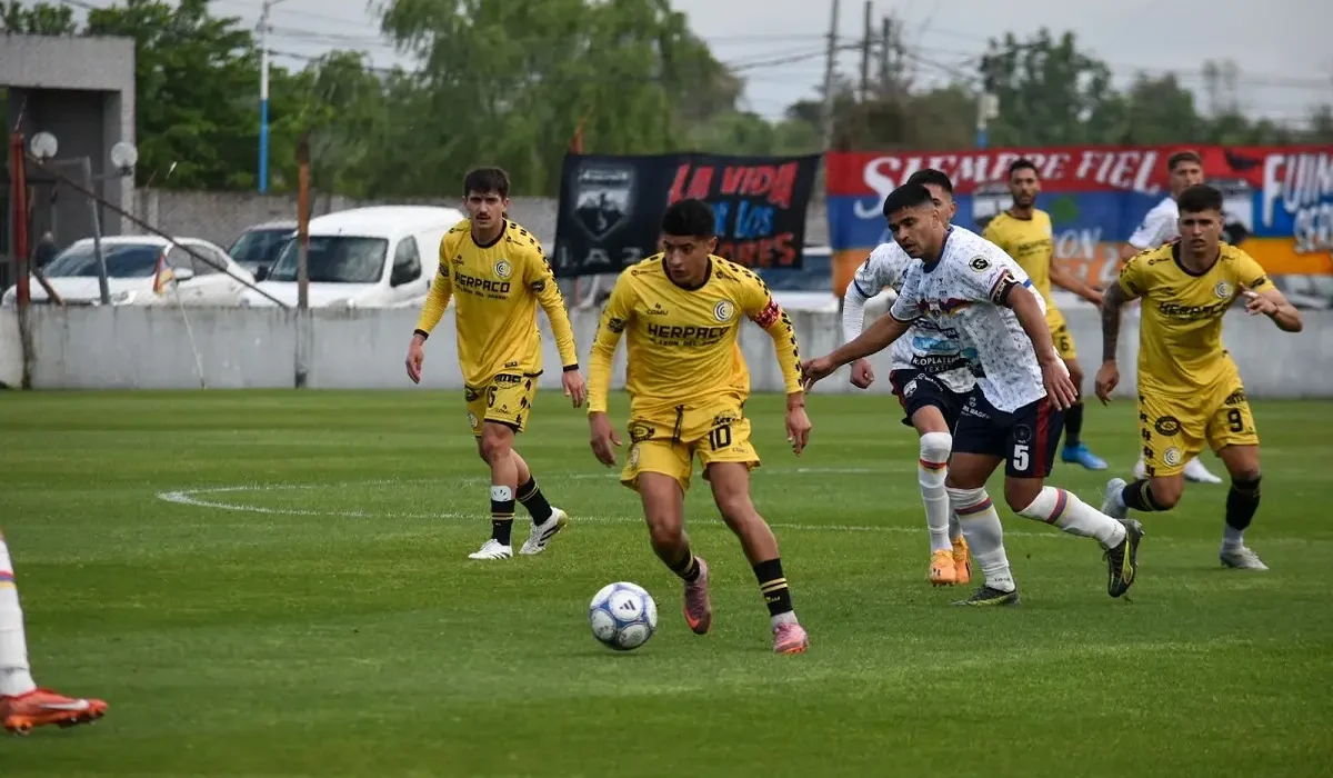 Deportivo Armenio empató sin goles ante Comunicaciones en Ingeniero Maschwitz